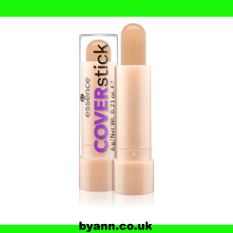 Essence A concealer in a...